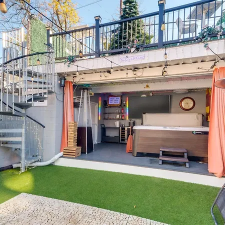 Washington, Dc, Home With Rooftop Game Room, Hot Tub
